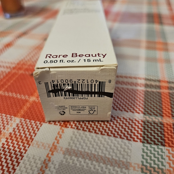 Rare Beauty Positive Light Liquid Luminizer - Captivate - Picture 5 of 5